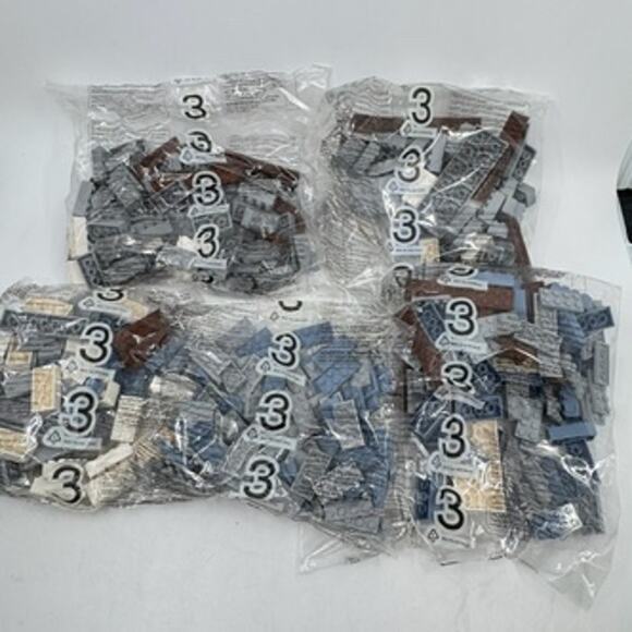 New LEGO Rare Retired Creator 10241 Maersk Line Triple-E Container Ship - Picture 8 of 11